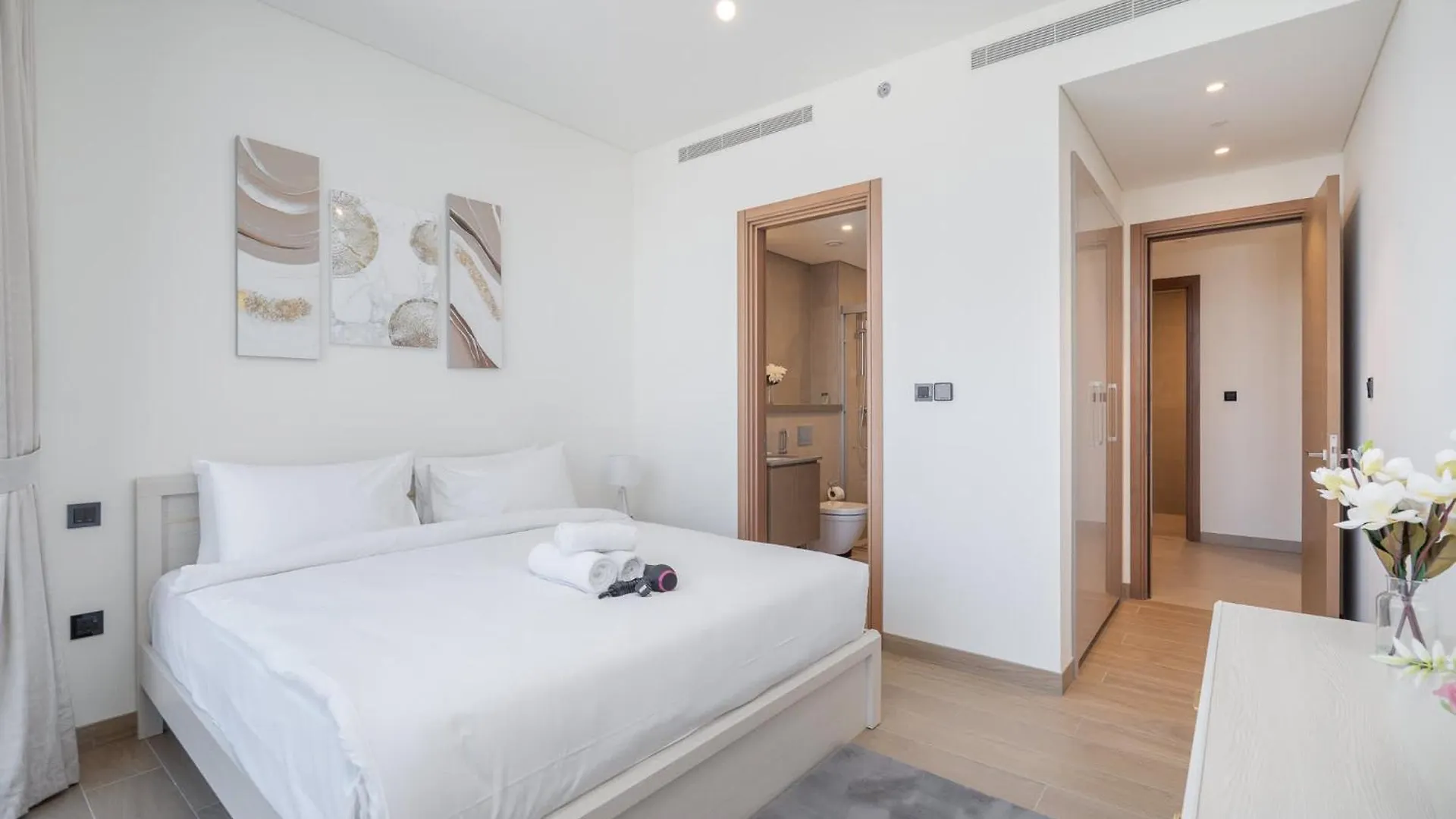 Refined Urban Living 1 Bebdroom At Sobha Waves Grande Dubai United Arab Emirates