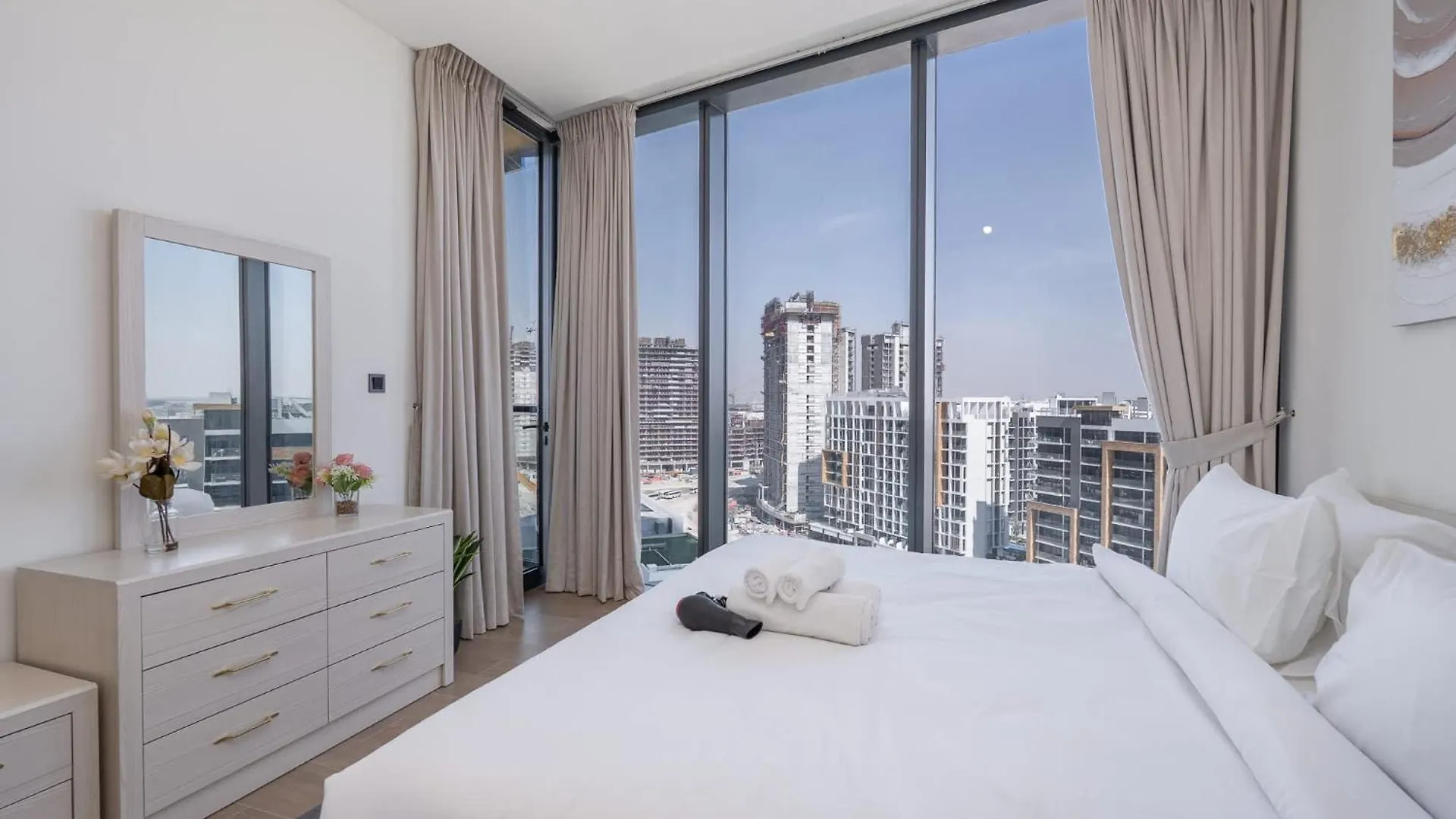 Refined Urban Living 1 Bebdroom At Sobha Waves Grande Dubai United Arab Emirates
